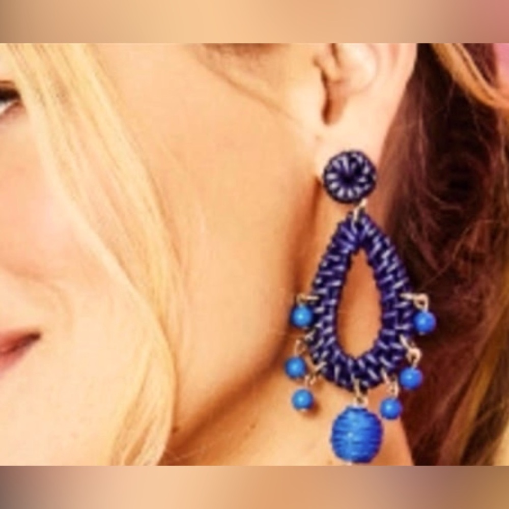 Lilly Pulitzer Alba Blue Earrings, new , GWP RAFFIA EARRINGS
Style #: 013493 💙